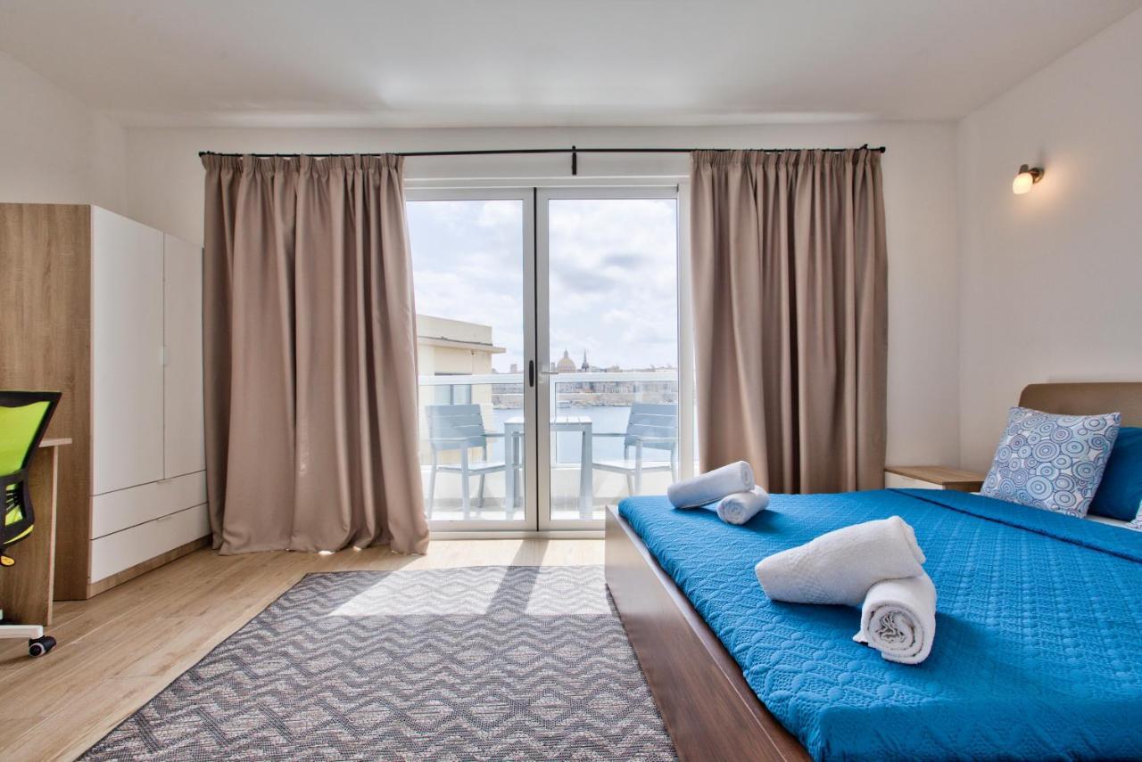 Sliema Duplex Penthouse With Sea Views & Private Terrace By Shortletsmalta Apartment ภายนอก รูปภาพ