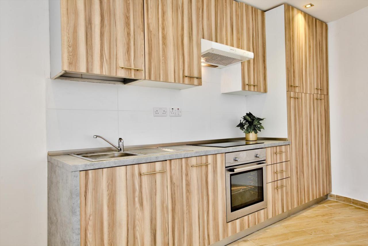 Sliema Duplex Penthouse With Sea Views & Private Terrace By Shortletsmalta Apartment ภายนอก รูปภาพ