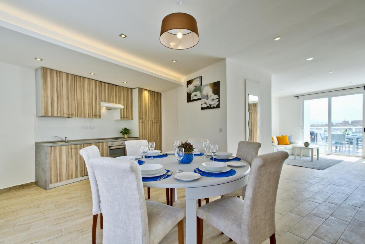 Sliema Duplex Penthouse With Sea Views & Private Terrace By Shortletsmalta Apartment ภายนอก รูปภาพ