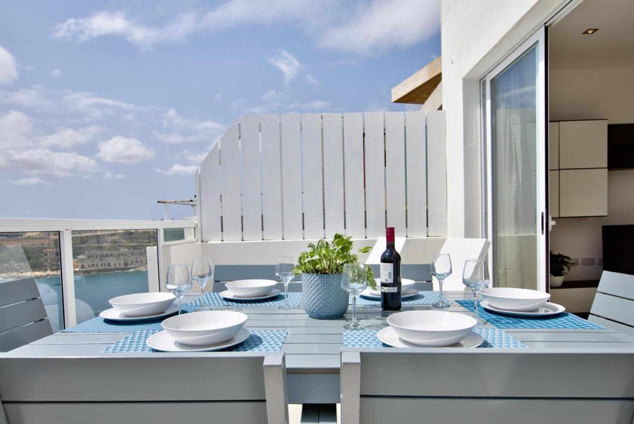 Sliema Duplex Penthouse With Sea Views & Private Terrace By Shortletsmalta Apartment ภายนอก รูปภาพ