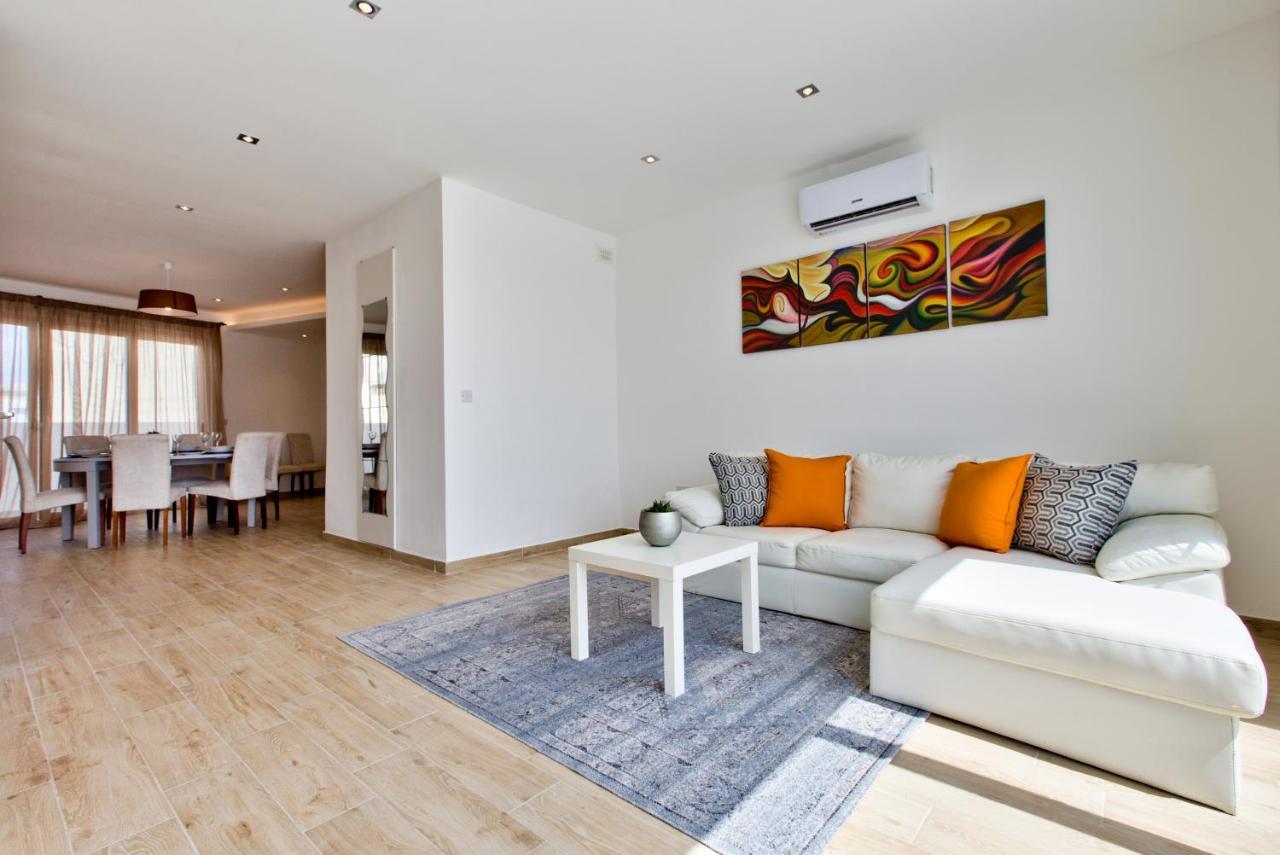 Sliema Duplex Penthouse With Sea Views & Private Terrace By Shortletsmalta Apartment ภายนอก รูปภาพ