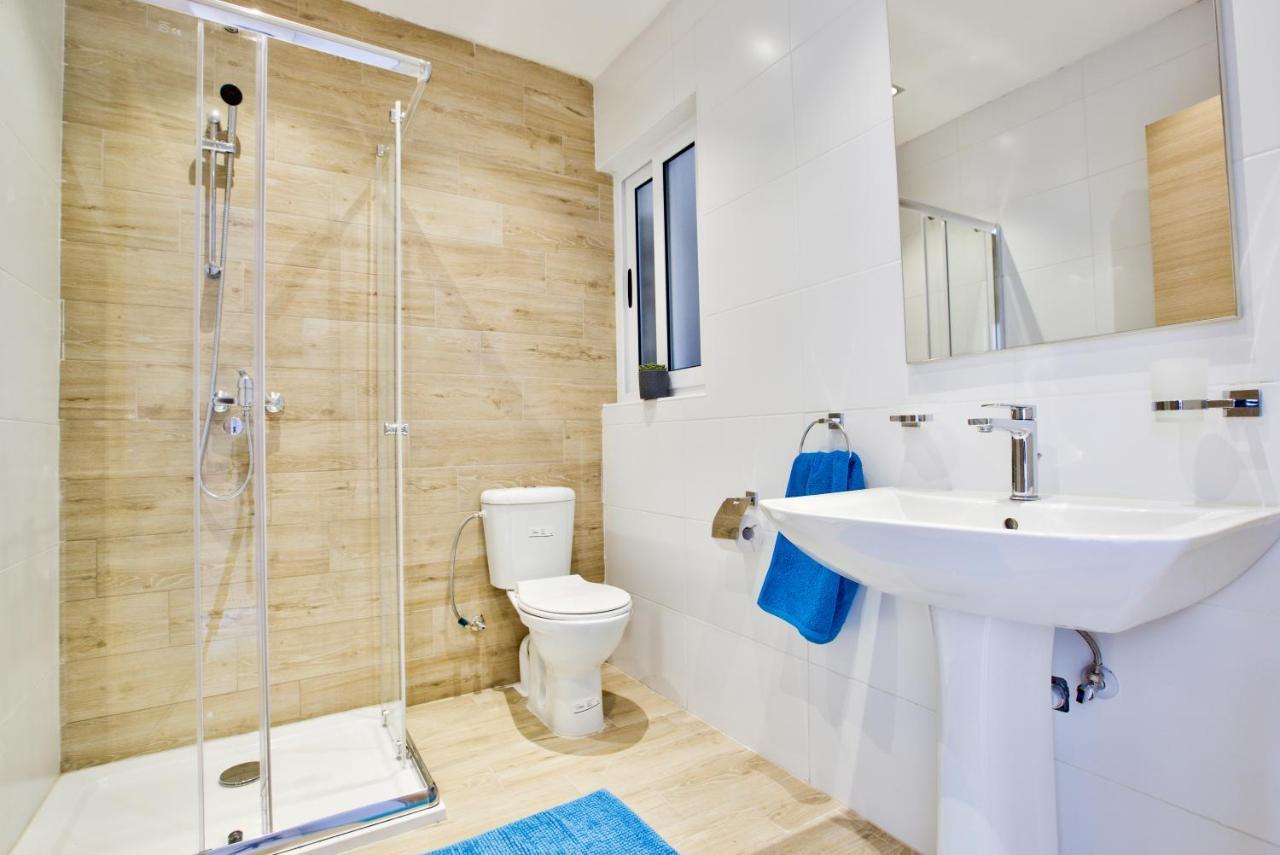 Sliema Duplex Penthouse With Sea Views & Private Terrace By Shortletsmalta Apartment ภายนอก รูปภาพ