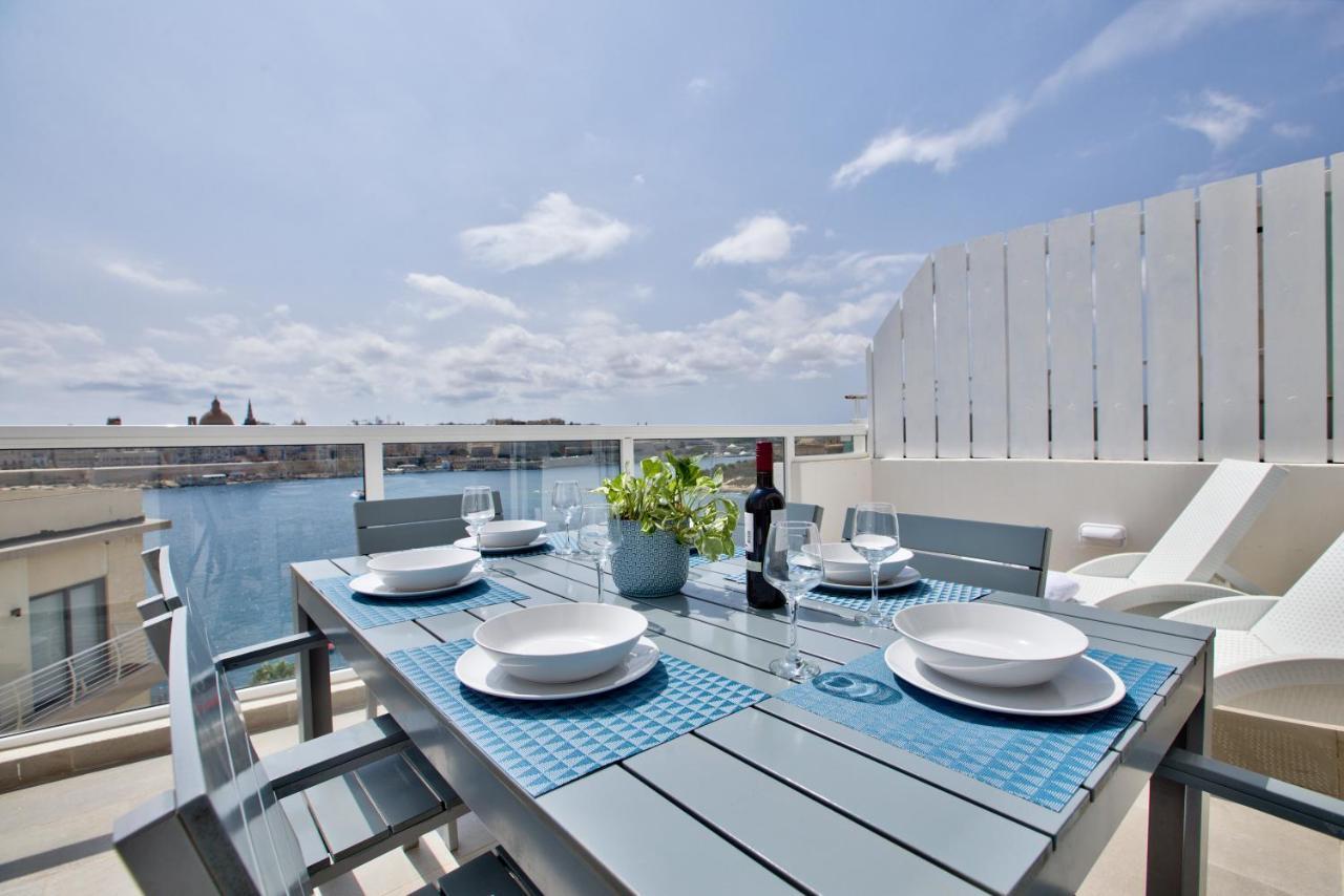 Sliema Duplex Penthouse With Sea Views & Private Terrace By Shortletsmalta Apartment ภายนอก รูปภาพ