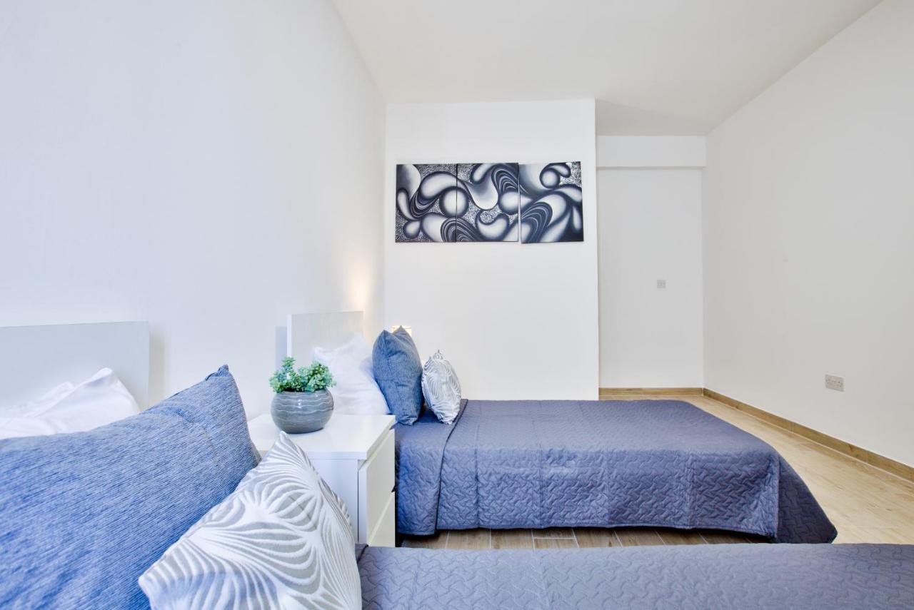 Sliema Duplex Penthouse With Sea Views & Private Terrace By Shortletsmalta Apartment ภายนอก รูปภาพ