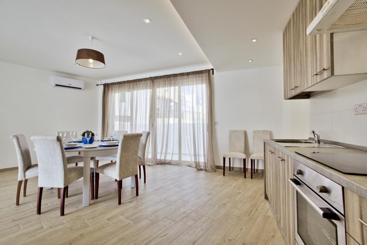 Sliema Duplex Penthouse With Sea Views & Private Terrace By Shortletsmalta Apartment ภายนอก รูปภาพ