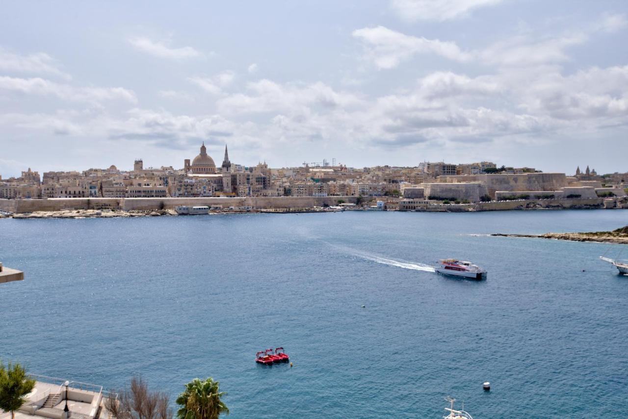 Sliema Duplex Penthouse With Sea Views & Private Terrace By Shortletsmalta Apartment ภายนอก รูปภาพ