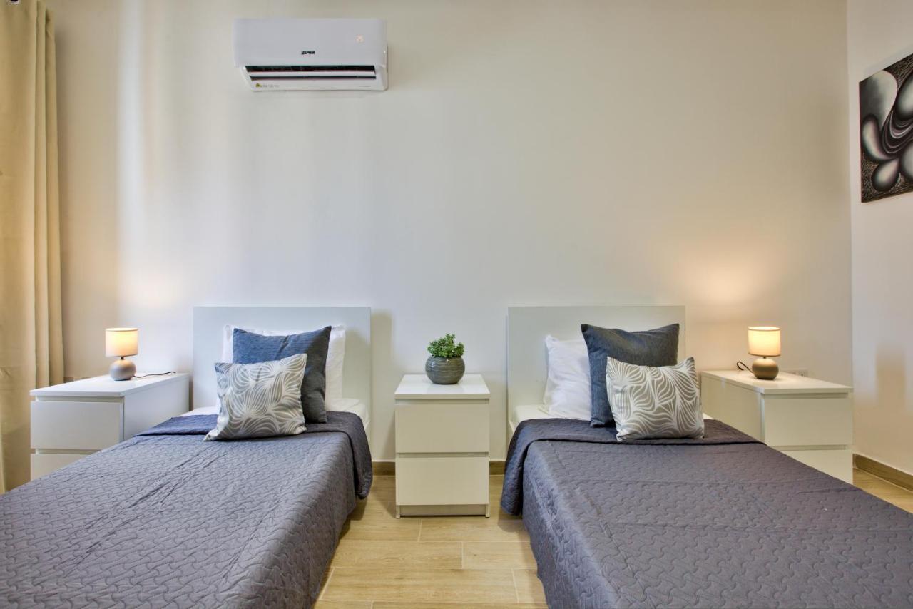 Sliema Duplex Penthouse With Sea Views & Private Terrace By Shortletsmalta Apartment ภายนอก รูปภาพ