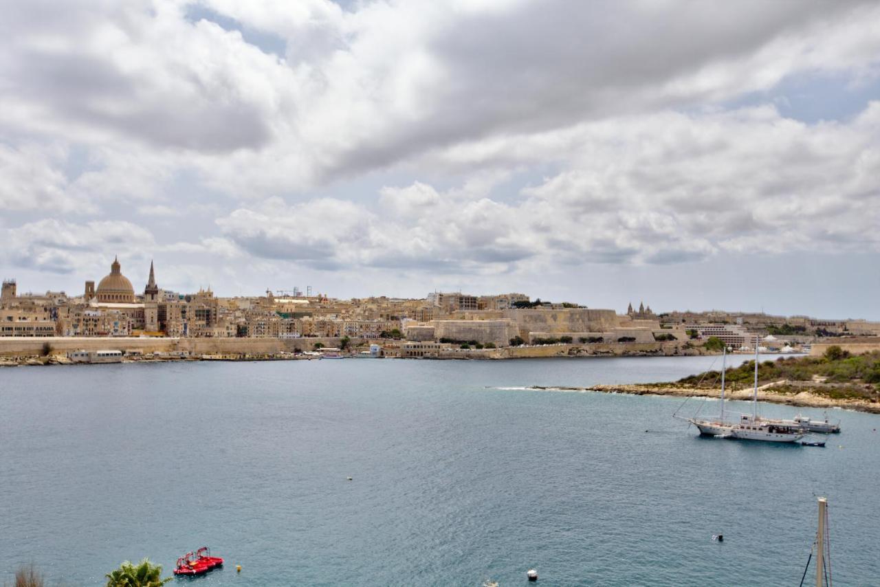 Sliema Duplex Penthouse With Sea Views & Private Terrace By Shortletsmalta Apartment ภายนอก รูปภาพ