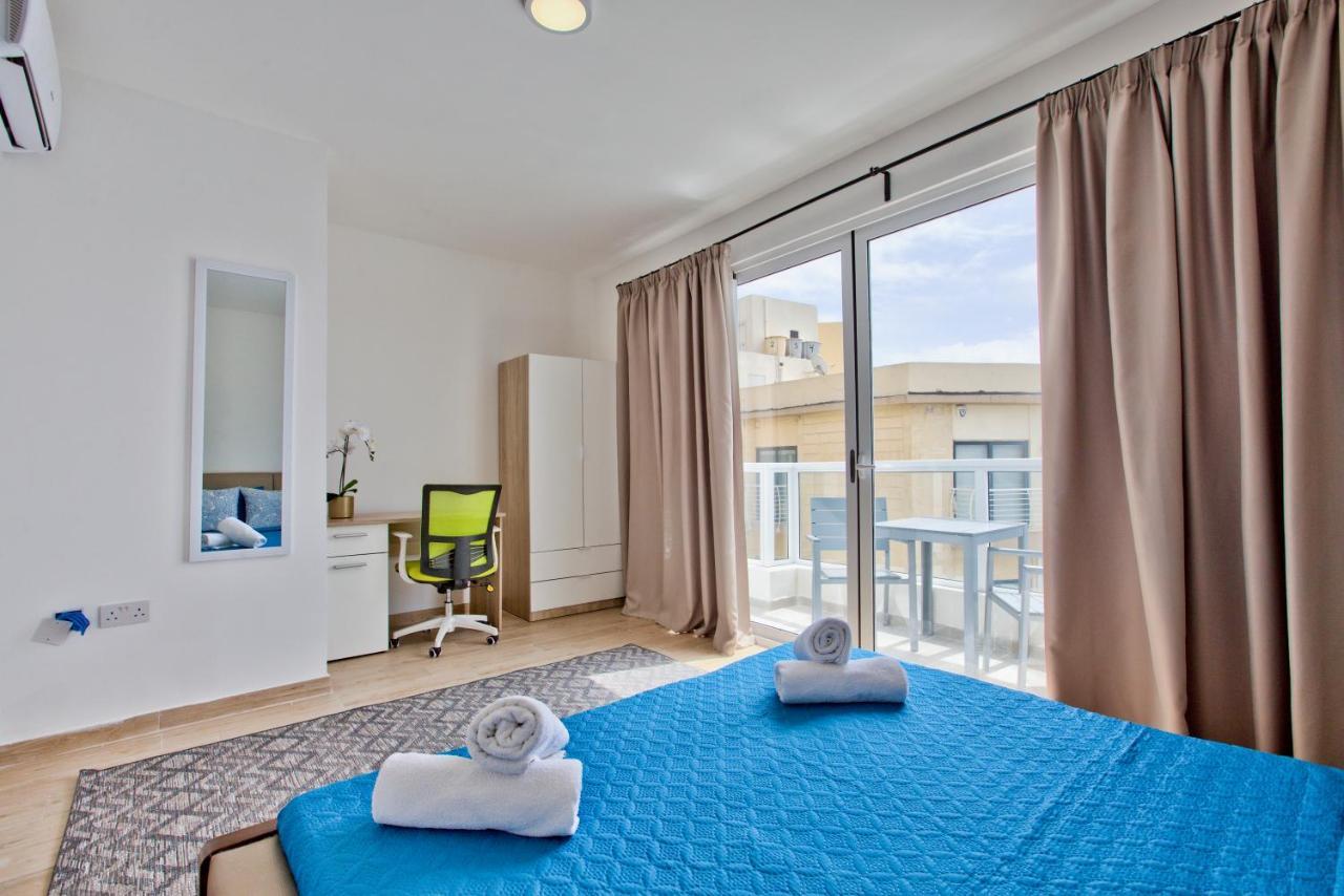 Sliema Duplex Penthouse With Sea Views & Private Terrace By Shortletsmalta Apartment ภายนอก รูปภาพ