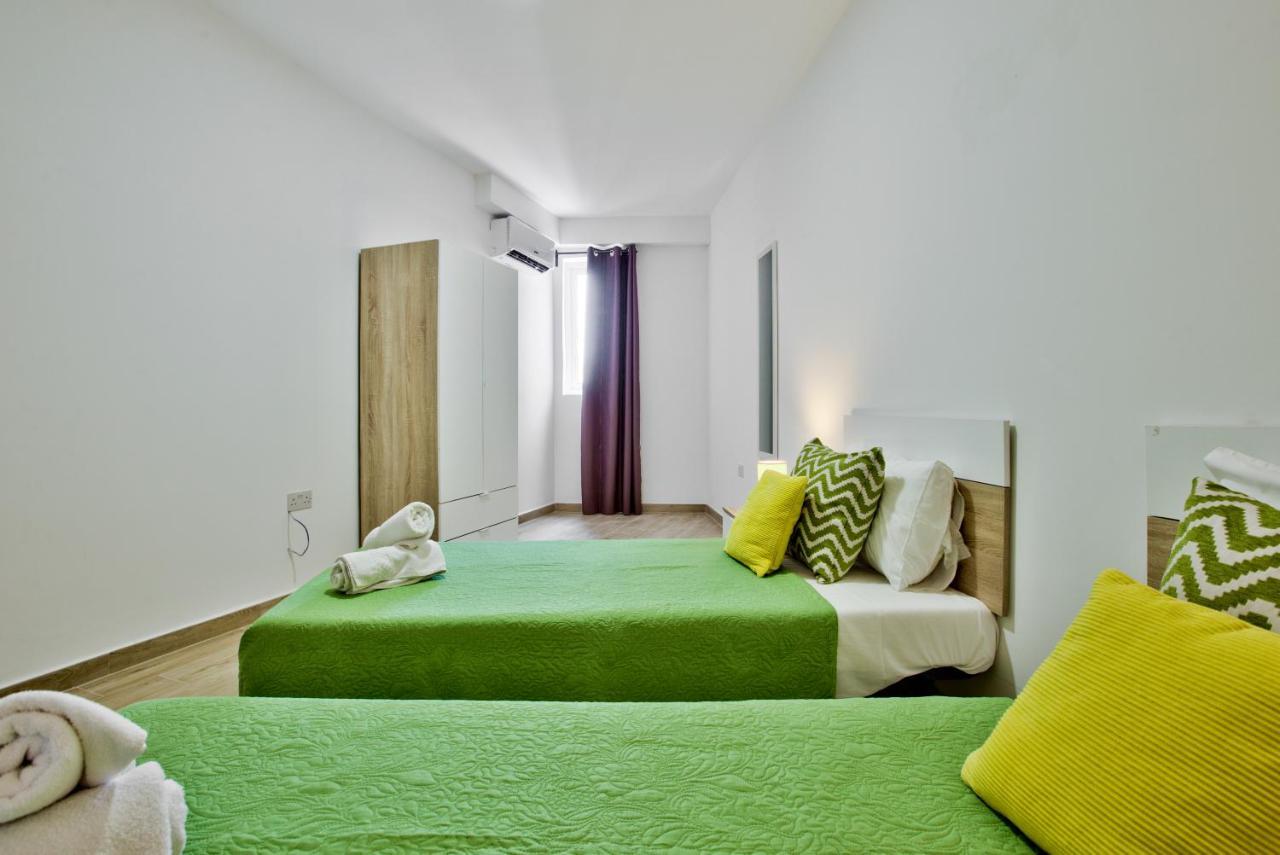 Sliema Duplex Penthouse With Sea Views & Private Terrace By Shortletsmalta Apartment ภายนอก รูปภาพ