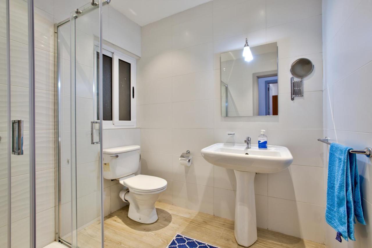 Sliema Duplex Penthouse With Sea Views & Private Terrace By Shortletsmalta Apartment ภายนอก รูปภาพ